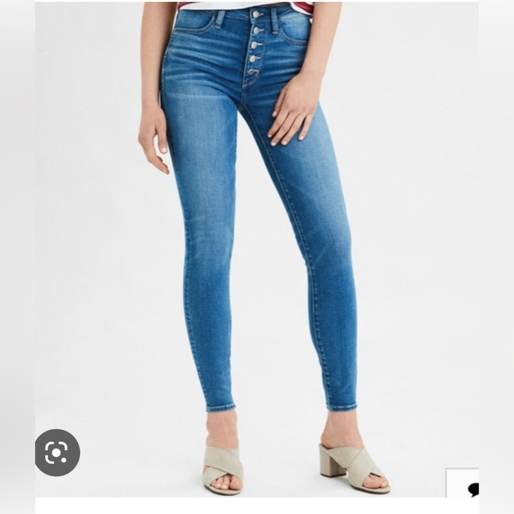 AMERICAN EAGLE JEANS
